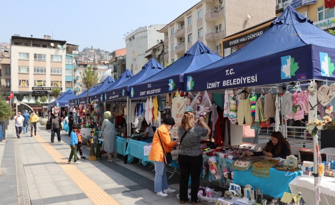 İzmitli kadınların el emeği  sergilendi