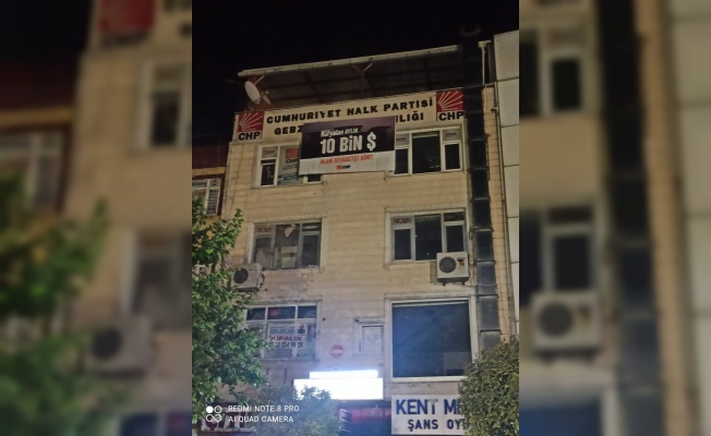 CHP Gebze'den 10 bin dolar afişi