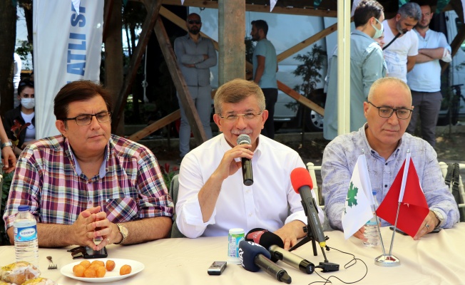 Davutoğlu Gebze'de pikniğe katıldı