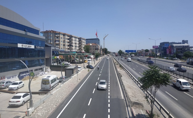 Gebze İstanbul Caddesi'nde yol çizgileri çizildi