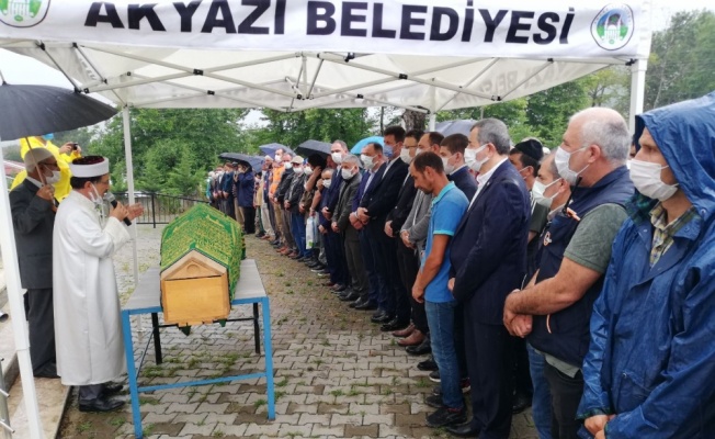 Sakarya'daki selde hayatını kaybeden yaşlı adam defnedildi