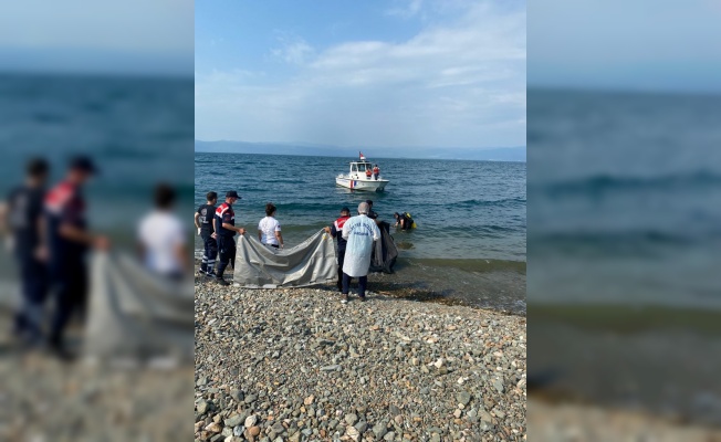 Serinlemek için İznik Gölü'ne giren genç boğuldu