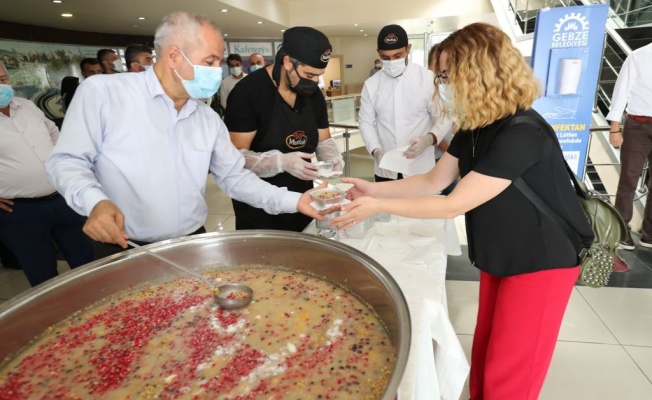 Büyükgöz’den personele aşure ikramı