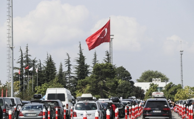 Gurbetçilerin yaşadıkları ülkelere dönüşleri sürüyor