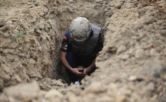 Arazide bulunan el bombası imha edildi