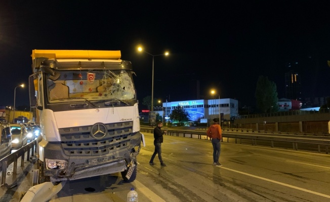 Zincirleme trafik kazasında 2 kişi yaralandı