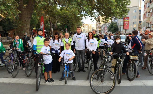 Kırklareli'nde çocuklar aileleriyle pedal çevirdi