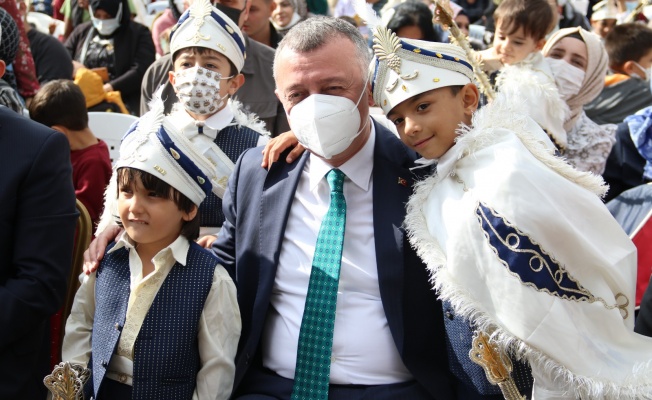 230 Roman sünnet çocuğu şölende eğlendi