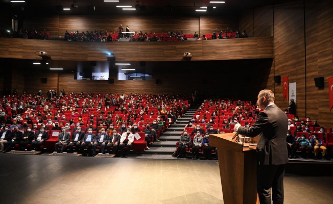 Büyükakın gençlere seslendi