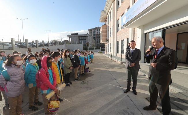 Büyükgöz ve Güler bayrak törenine katıldı