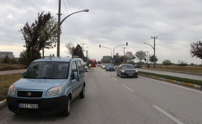 Edirne'de yaya geçidinde otomobilin çarptığı kişi yaralandı