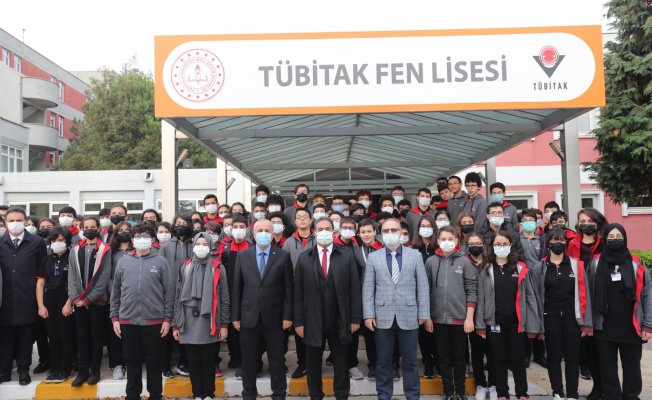 Güler ve Büyükgöz bayrak törenine katıldı