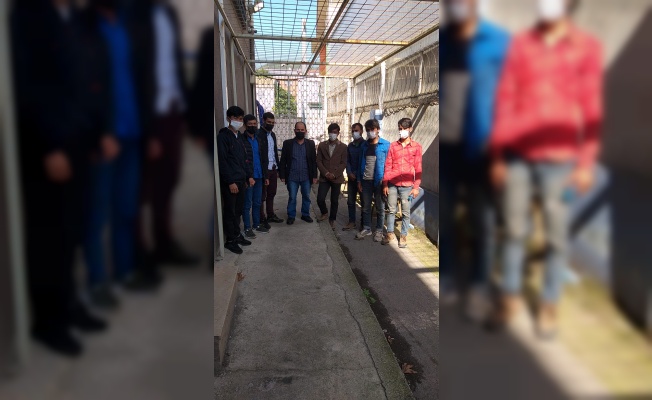 Kocaeli'de  8 düzensiz göçmen yakalandı