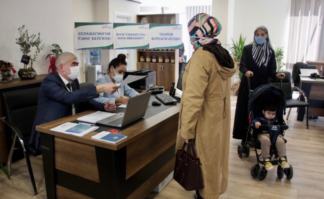 Özbekistan'daki cumhurbaşkanlığı seçimleri için Bursa'da oy kullanılıyor