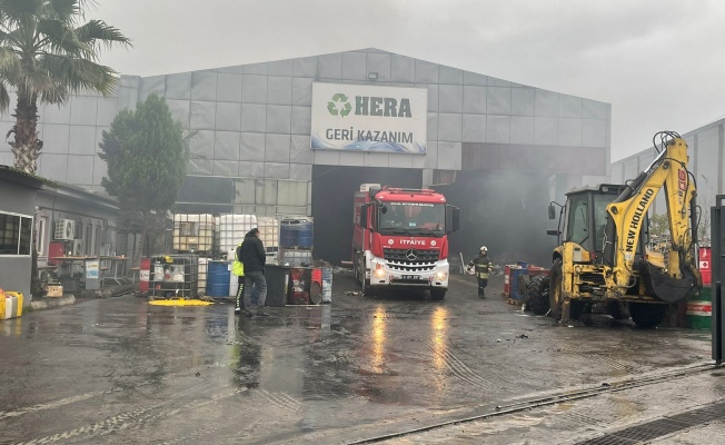 Dönüşüm fabrikasında çıkan yangın söndürüldü