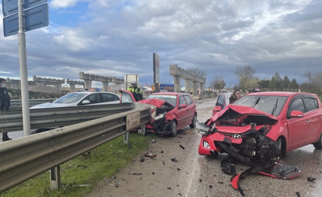 Trafik kazası:  2 kişi yaralandı