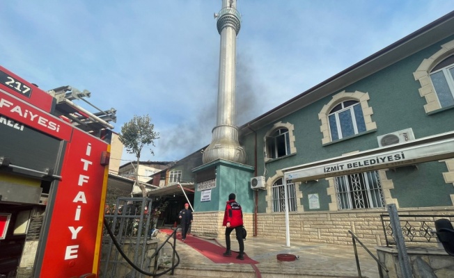 Kocaeli'de camide çıkan yangın söndürüldü