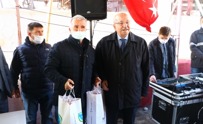 Tekirdağ'da müsilaj nedeniyle ağları zarar gören balıkçılara destek