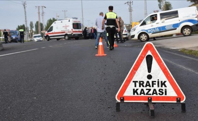 Zincirleme trafik kazasında 2 kişi yaralandı