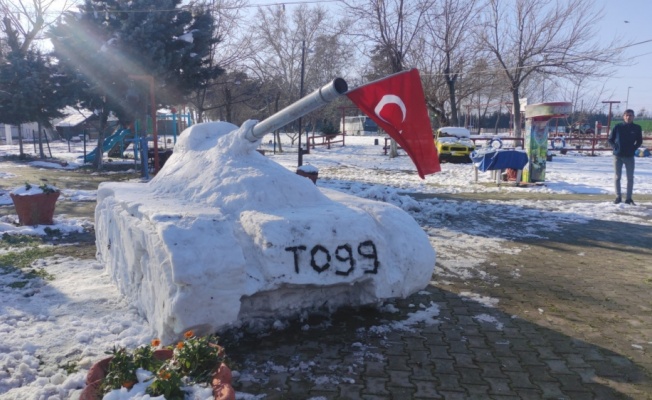 Bursa'da kardan yaptıkları tankın adını TOGG koydular