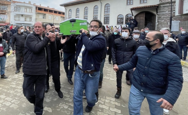 Çanakkale'deki kazada ölen sürücünün cenazesi defnedildi