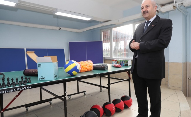 Büyükgöz'den  İmam Hatip Lisesi’ne spor malzemesi