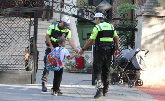 Kocaeli’de okul çevrelerinde denetim yapıldı