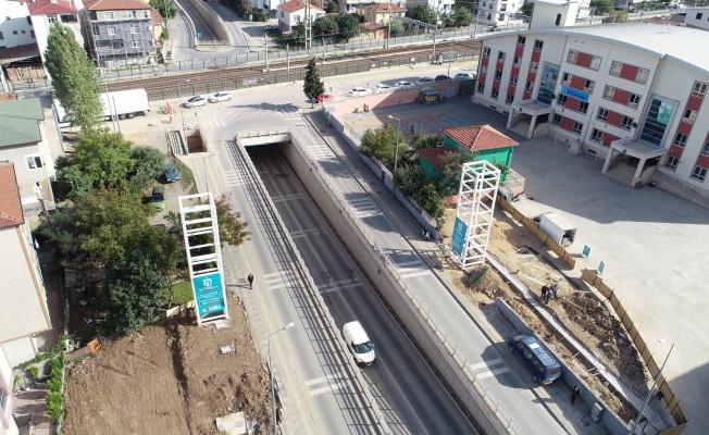 Darıca Okul Yolu Caddesi’nde yaya üstgeçidi yapılıyor