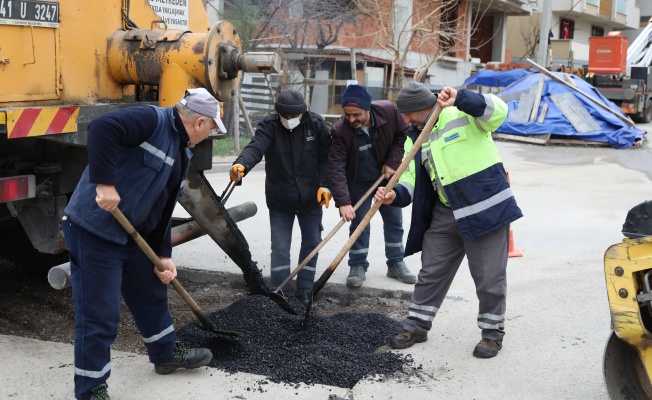 Çayırova’da asfalt yama çalışması