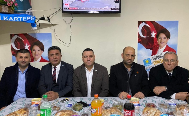 Nusret Acur, iftarlarını  vatandaşla yapıyor