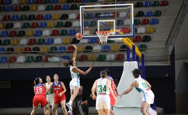 İzmit’in perileri evinde Botaş’ı 65-52 yendi