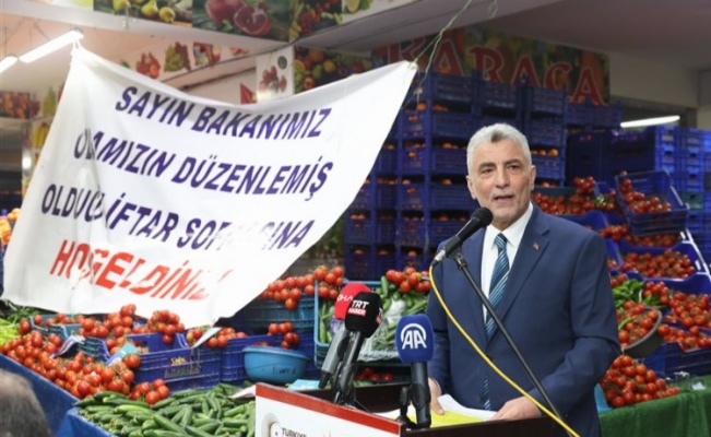 Bakan Bolat, Polatlı'da pazar esnafıyla iftar yaptı