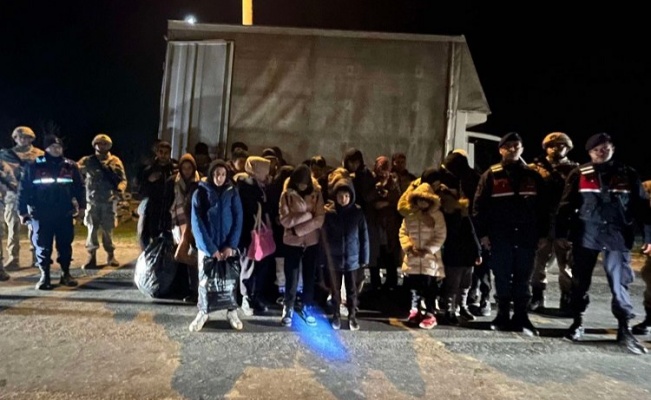 Enez'de 29 düzensiz göçmen ve 1 organizatör yakalandı!