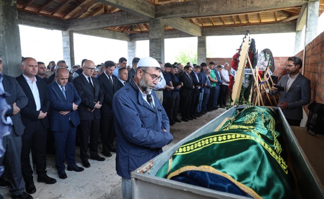 GTÜ Rektörü Babasını Son Yolculuğuna Uğurladı