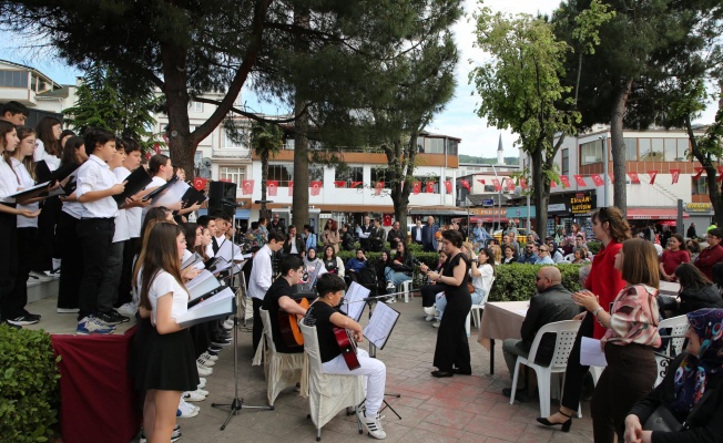 Karamürsel'de Liseler Arası Müzik Yarışması 