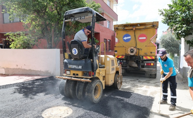 Gebze sokaklarında asfalt çalışmaları yapılıyor