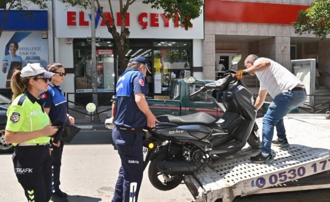 Manisa'da kaldırımlar yayaların!