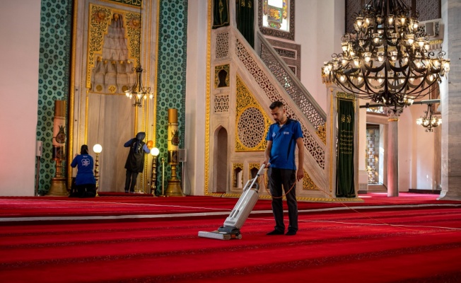 İBB tarihi camilere gözü gibi bakıyor