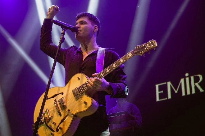 Emir Can İğrek'ten 'alternatif pop' yorumu