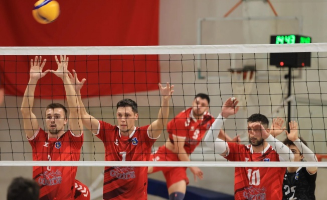 Gebze Voleybol Takımı Fenerbahçe’yi 3-0 Yendi