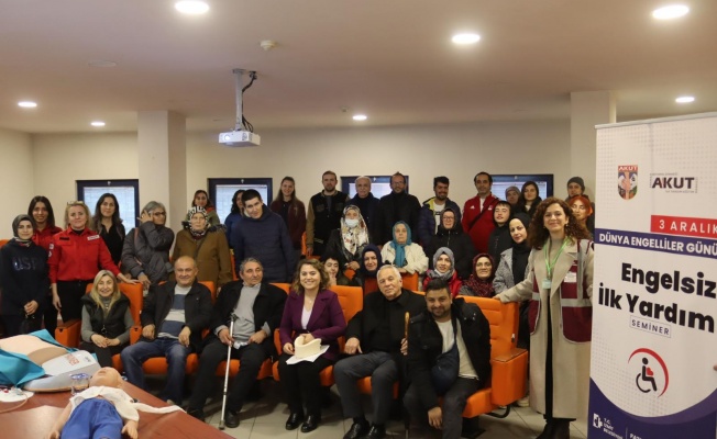 İzmit Belediyesinden Engelsiz İlk Yardım Semineri