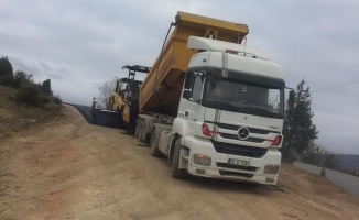 Dilovası Tepecik Köyü’nde yol konforu arttırıldı