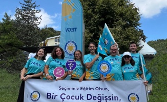 Yüzücüler TEGV’li çocuklara eğitim desteği için yarıştı