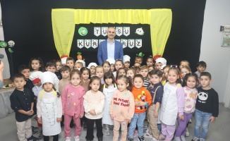 Çayırovalı minikler, elleriyle turşu hazırladı