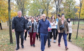 Çiftçi, bilgievleri öğretmenleriyle sabah yürüyüşünde buluştu