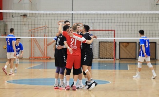 Gebze Voleybol Takımı  Galibiyete Doymuyor