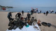 Hayat Kimya ve Limaş Kocaeli sahilinde 2.1 ton atık topladı